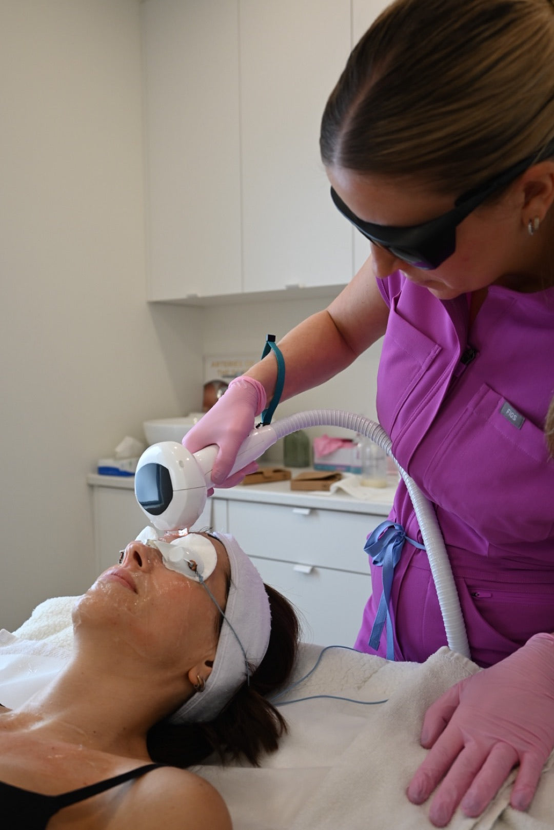 Forfait ARGENT : Hydrafacial éclat intense